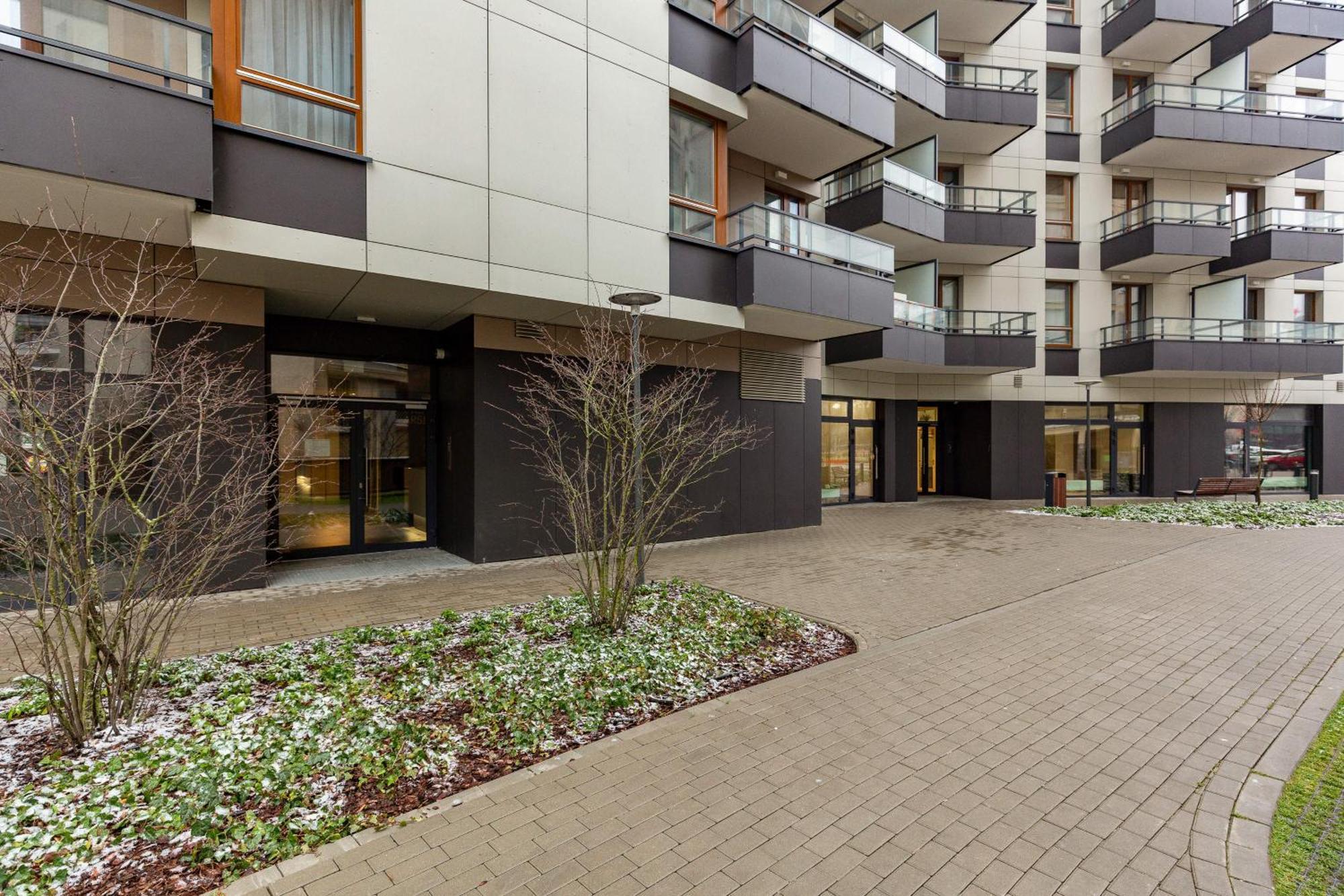 Srodmiescie Warsaw Muranow Apartments With Parking By Noclegi Renters Экстерьер фото